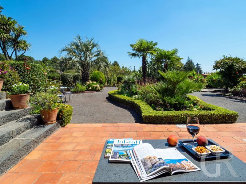 ferienhaus-la-rosa-grosse-terrasse.jpg