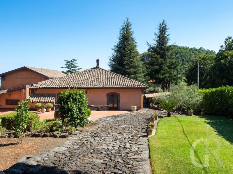 ferienhaus-la-rosa-zugang-zur-villa.jpg