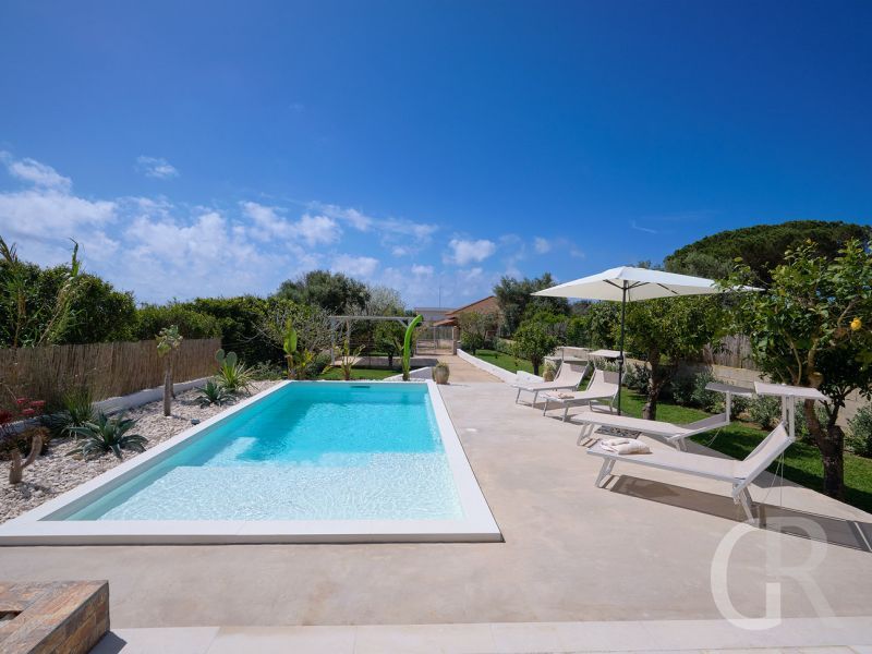 ferienhaus-teti-grosser-pool.jpg