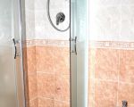 ferienwohnung-corrado-duschkabine.JPG