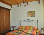 ferienwohnung-ina-schlafzimmer-mit-kleiderschrank-und-doppelbett.JPG
