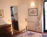 ferienwohnung-schlafzimmer-mit-kommode.jpg