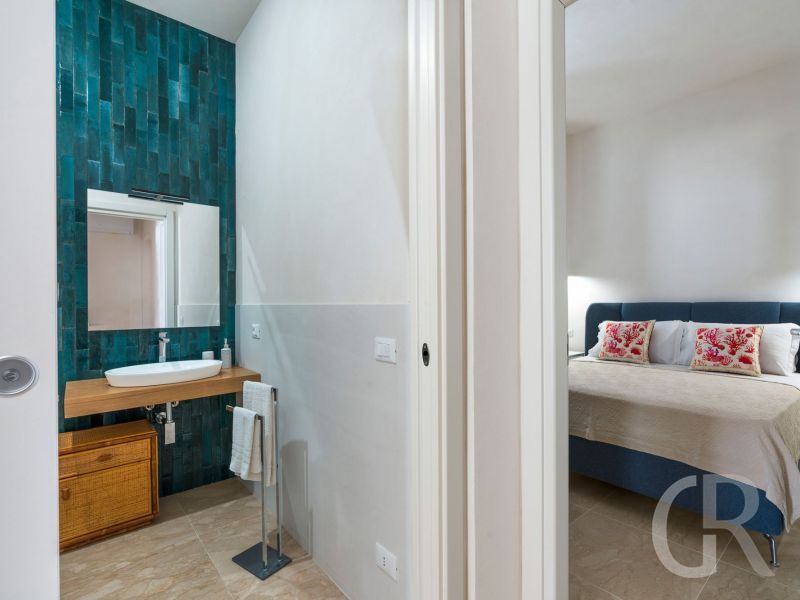 ferienwohnung-siesta-schlafzimmer-und-bad.jpg