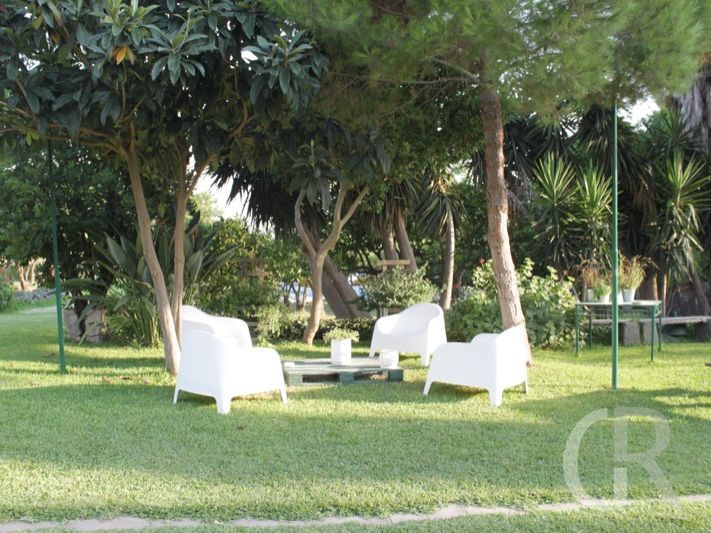ferienwohnungen-catania-wiese.JPG