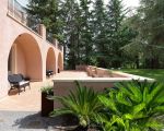 tenuta-contea-aussenanlage-mit-terrasse.jpg
