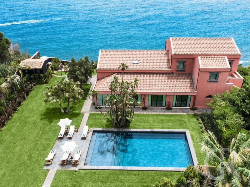 villa-acqua-marina-villa-mit-pool.jpg