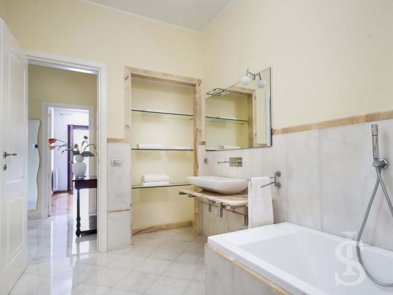 villa-afrodite-badezimmer-mit-wanne.jpg