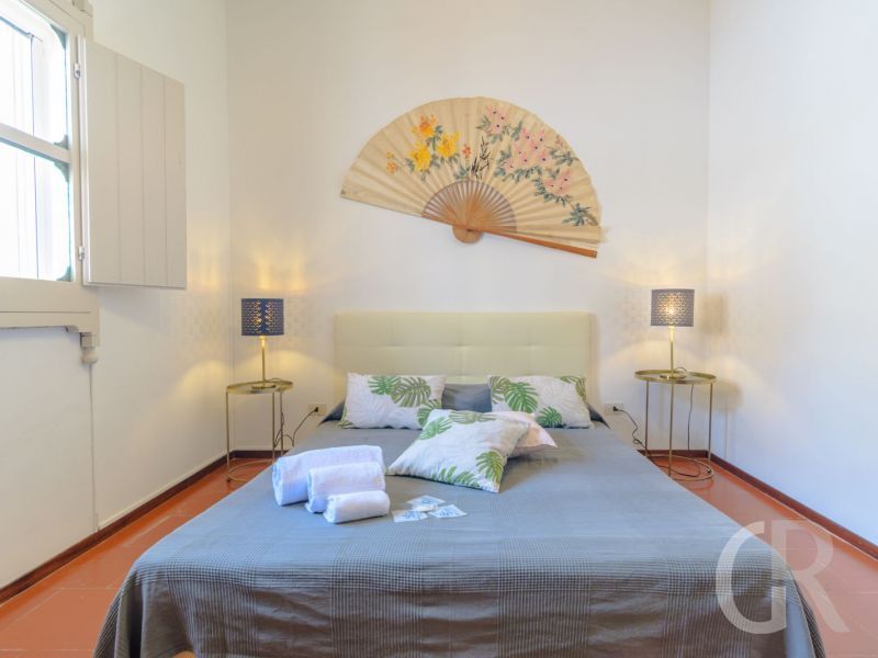 villa-amelia-grosses-bett.jpg