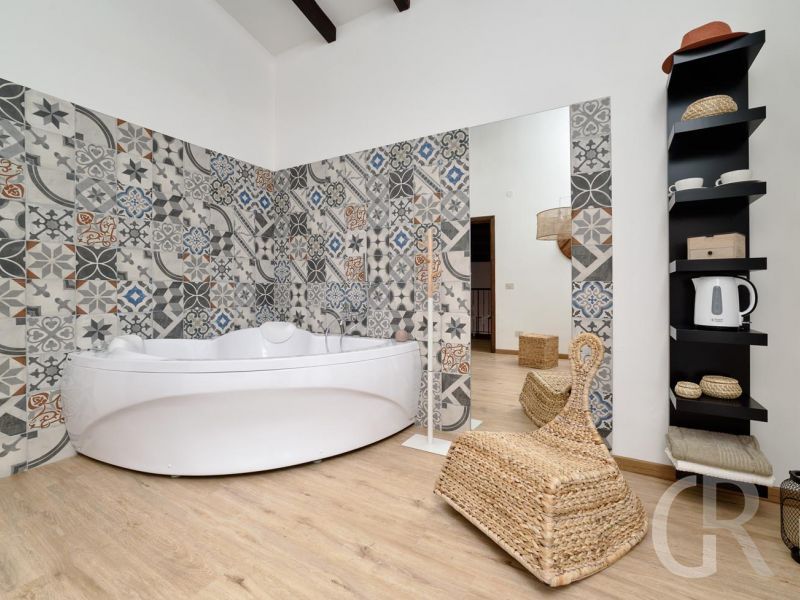 villa-amelia-hydromassage-mit-blick-zum-meer.jpg
