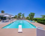 villa-anthea-pool-mit-sonnenliegen.jpg
