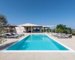 villa-auliva-pool.jpg