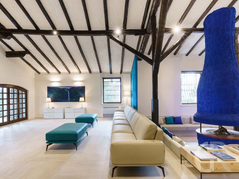 villa-blue-moon-wohnraum-mit-sofa.jpg