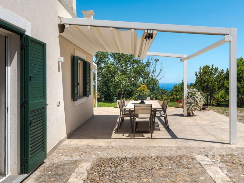 villa-casita-pergola.jpg