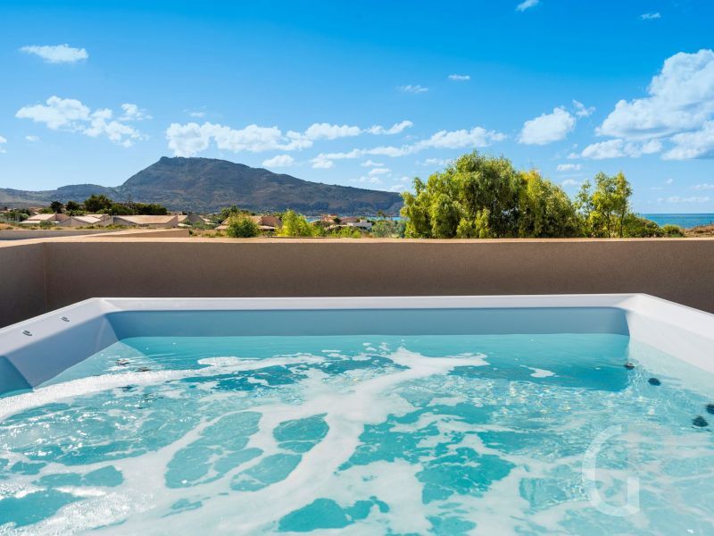 villa-castalia-whirlpool-mit-blick.jpg