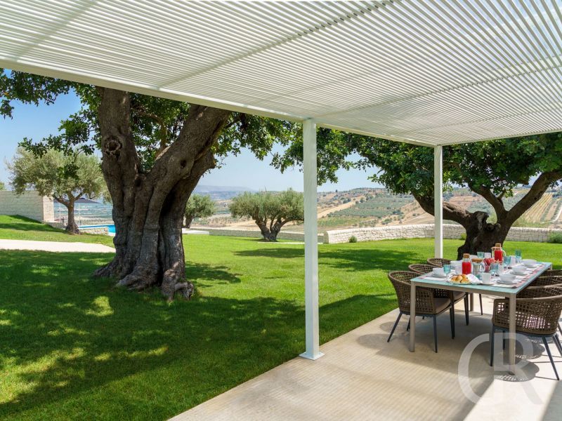 villa-colle-verde-ueberdachte-terrasse.jpg