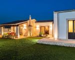 villa-corte-moscata-ferienhaus-am-abend.jpg