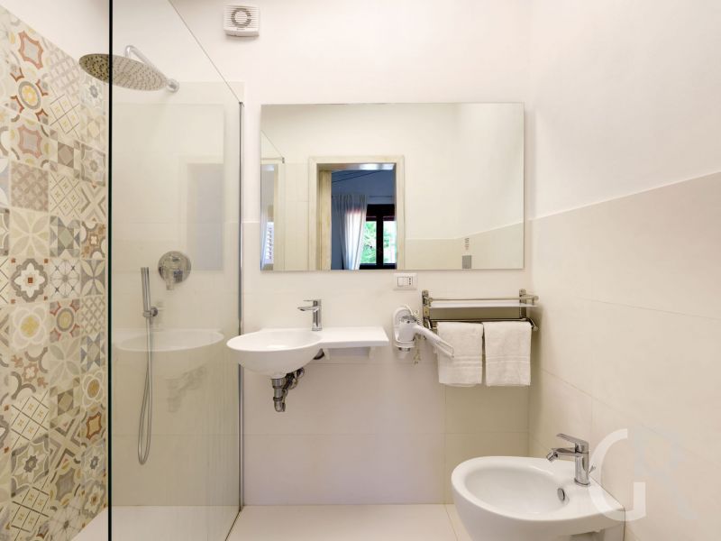 villa-del-mito-bad-und-dusche.jpg