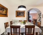 villa-etna-retreat-esstisch.jpg