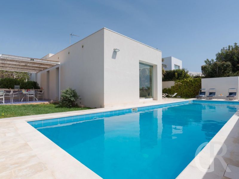 villa-federica-puristisch-gebautes-ferienhaus-mit-toller-terrasse.jpg