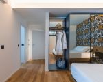 villa-gianos-grosser-kleiderschrank.jpg