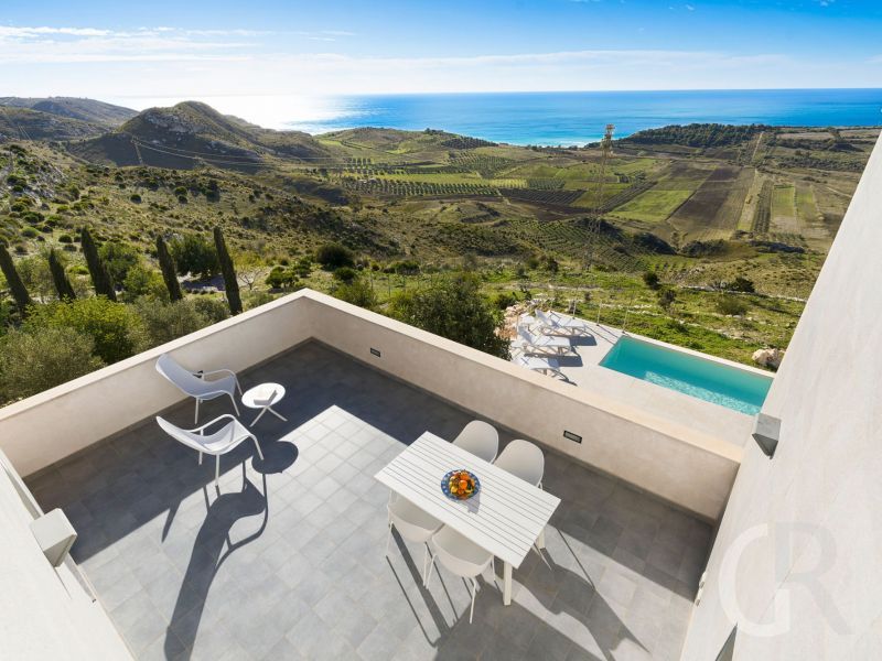 villa-giglio-di-mare-terrasse-und-schwimmbad.jpg