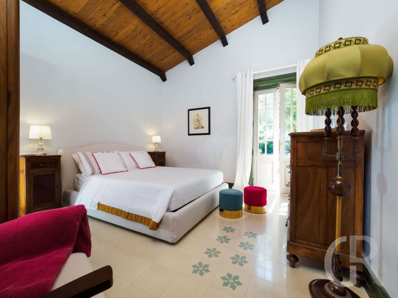 villa-gira-sole-schlafzimmer-mit-schrank.jpg