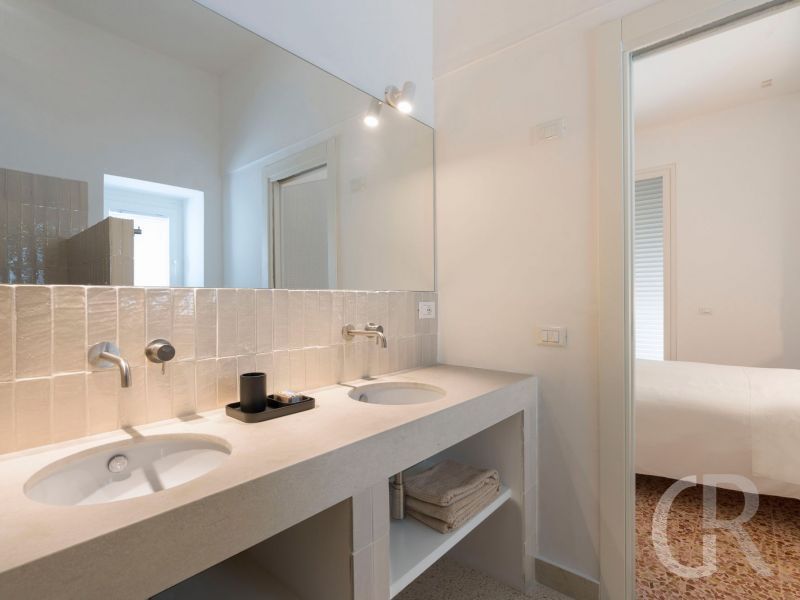 villa-la-belle-bad-und-schlafzimmer.jpg