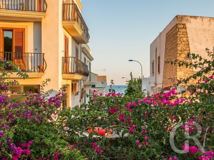 villa-la-forma-bougainvillea.jpg