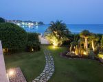 villa-la-plage-am-abend-im-garten.jpg