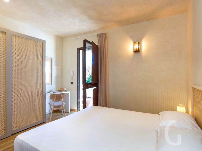 villa-magnolia-schlafzimmer-mit-schrank.jpg