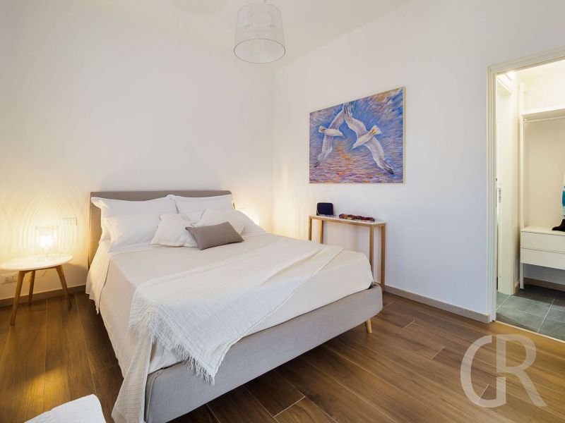 villa-pietra-del-sole-weisses-doppelbett.jpg