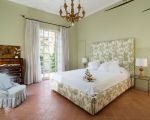 villa-san-ciro-grosses-doppelbett.jpg
