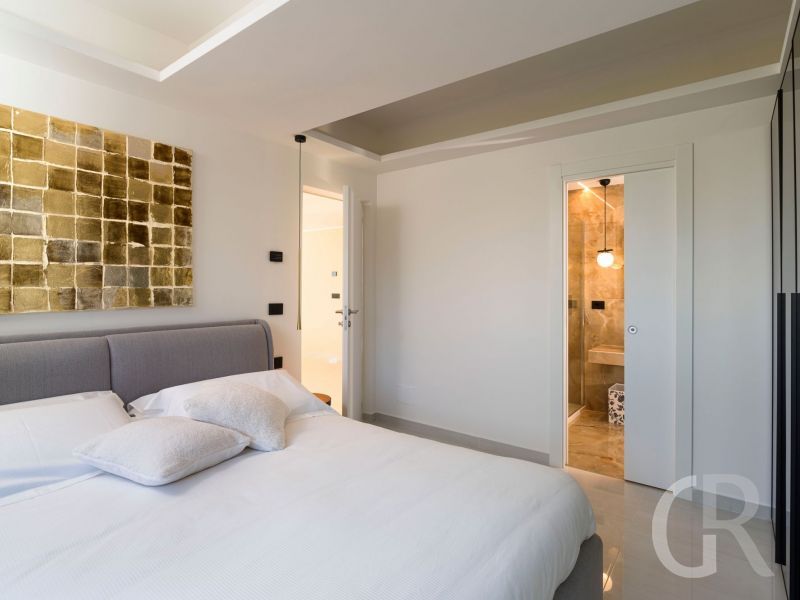 villa-zagara-doppelbett-im-schlafzimmer.jpg