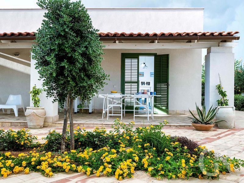 casa-bianca-terrasse-und-garten.jpg