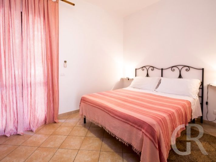 casa-scirocco-schlafzimmer-mit-doppelbett.jpg