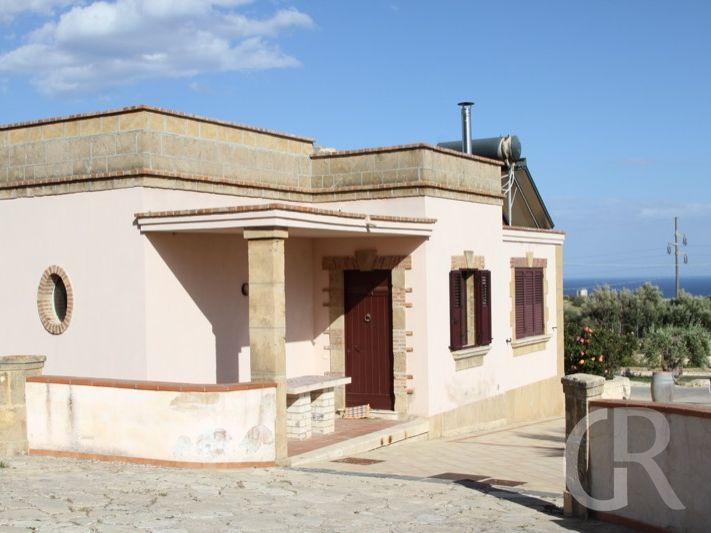 ferienhaus-aurora-seitenansicht.JPG