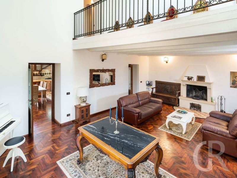 ferienhaus-carolina-wohnzimmer-mit-galerie.jpg