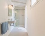 ferienhaus-clotilde-dusche.jpg