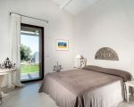 ferienhaus-gelsi-grosses-bett.jpg