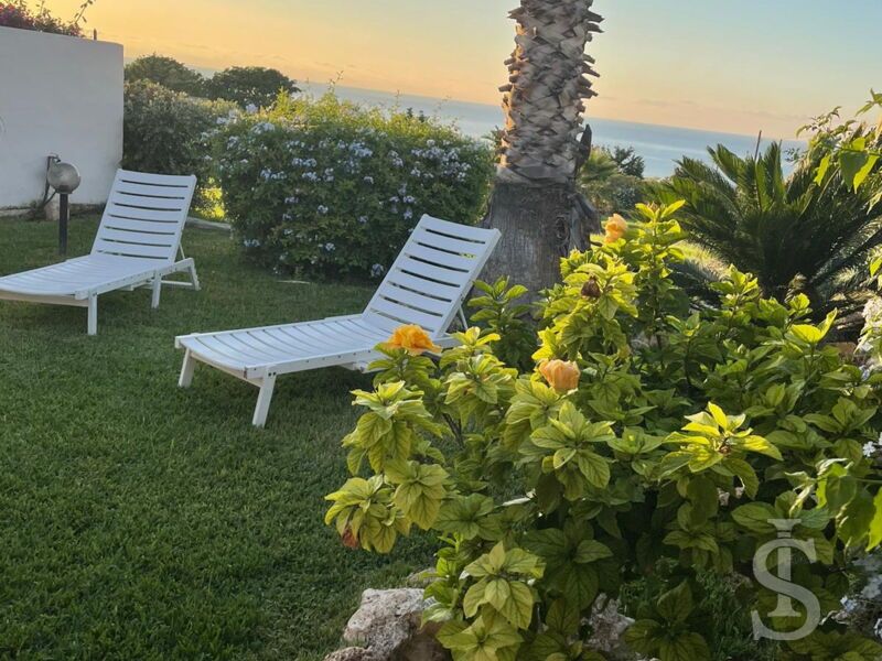 ferienhaus-grecale-garten.jpg