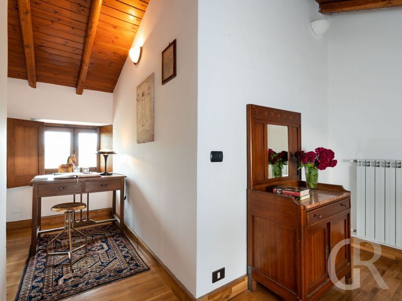 ferienhaus-la-rosa-sekretaer.jpg