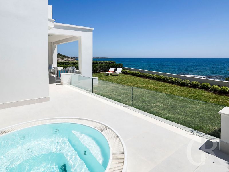 ferienhaus-marisol-whirlpool-mit-meerbloick.jpg