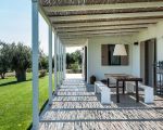 ferienhaus-ulivi-ueberdachte-terrasse.jpg