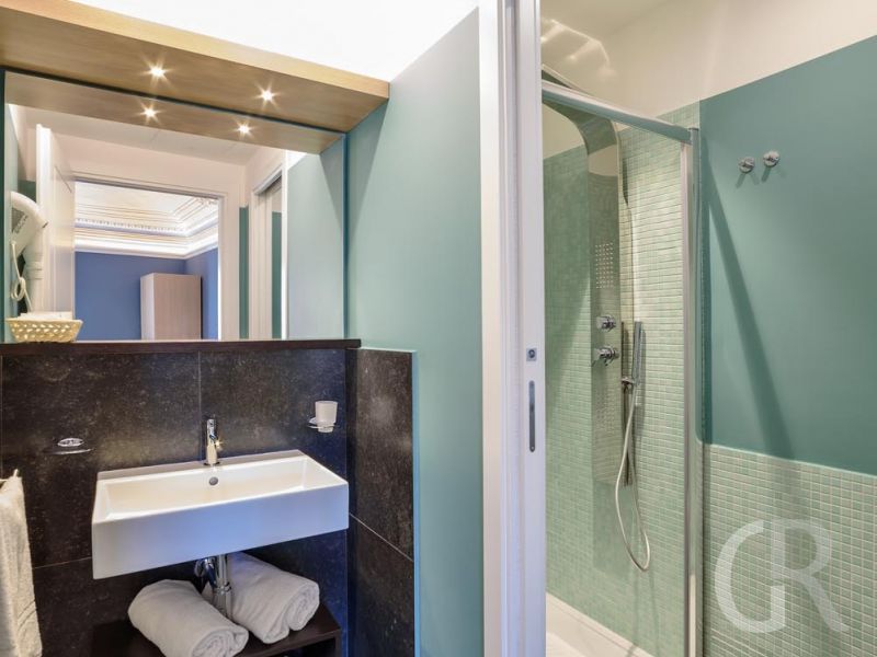 ferienwohnung-achille-ragusa-ibla-dusche.jpg