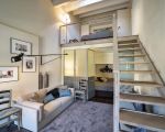 ferienwohnung-aristotele-aufgang-zur-galerie.jpg