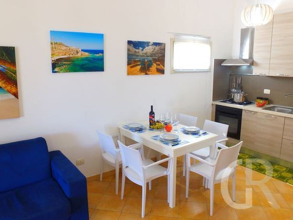 ferienwohnung-calantha-gedeckter-tisch.JPG