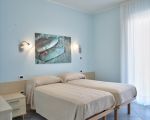 ferienwohnung-cobalto-schlafzimmer-mit-ausgang-auf-den-balkon.jpg