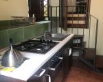 ferienwohnung-limone-kuechenzeile-mit-kochfeld.jpg