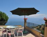 ferienwohnung-luana-dachterrasse-mit-blick-zum-meer.JPG