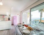 ferienwohnung-peppina-piccola-esstisch.jpg